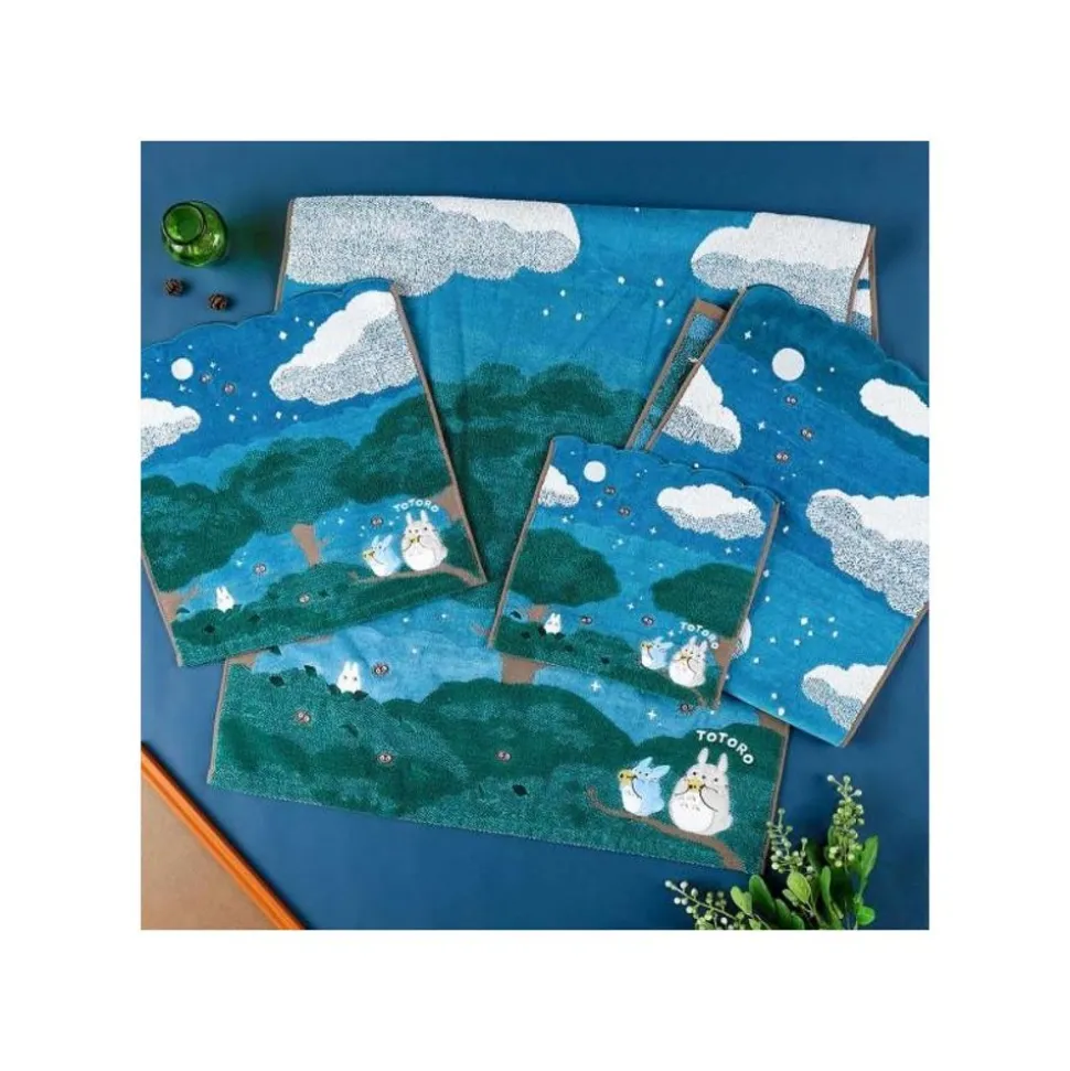 Bath Towel Under The Moon 60 X 120 Cm - My Neighbor Totoro