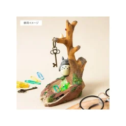 Key Hook Totoro At Shade Of A Tree - My Neighbor Totoro