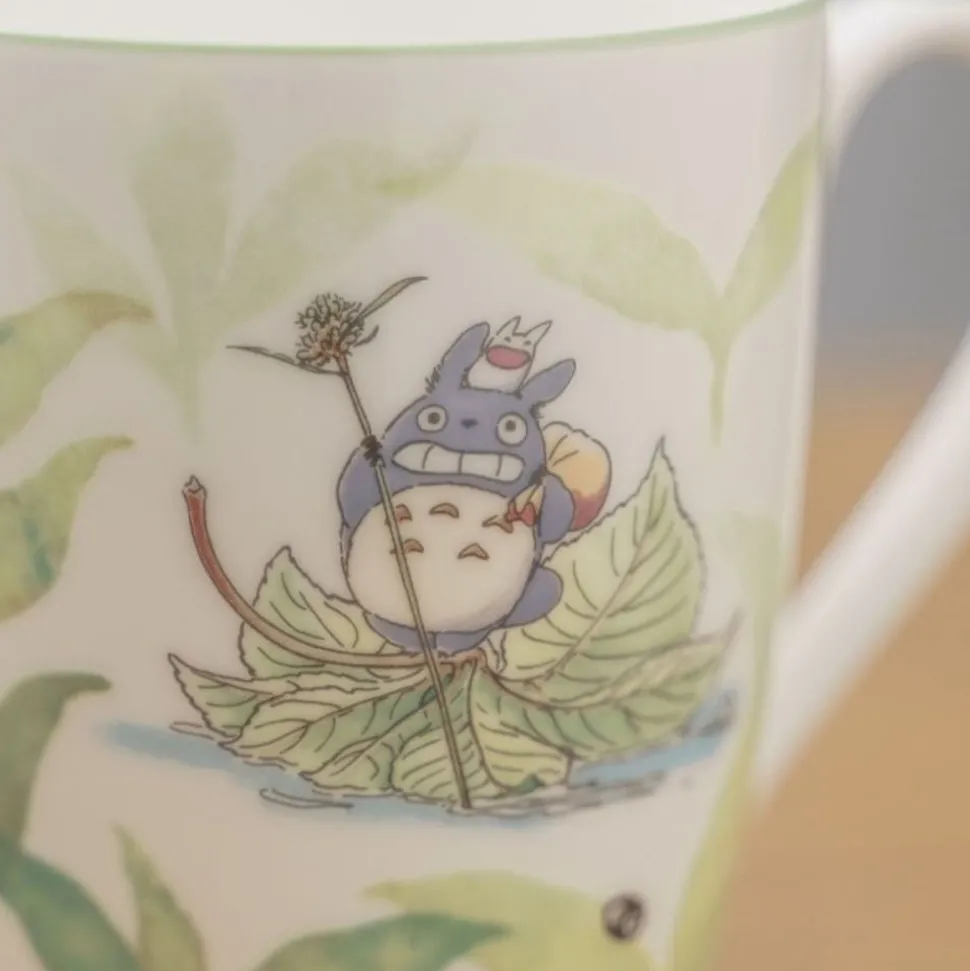 Mug Totoro On A Leaf - My Neighbor Totoro