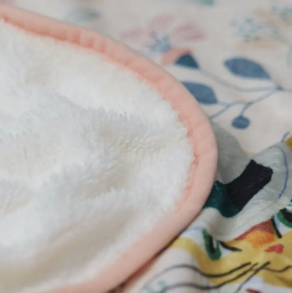 Muta Rolled Blanket - Cat Returns