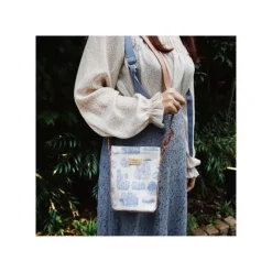 Pouch Blue Nostalgia - Whisper Of The Heart