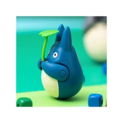 Round Bottomed Figurine Middle Totoro With Leaf - My Neighbor Totoro