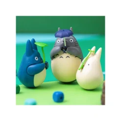 Round Bottomed Figurine Middle Totoro With Leaf - My Neighbor Totoro