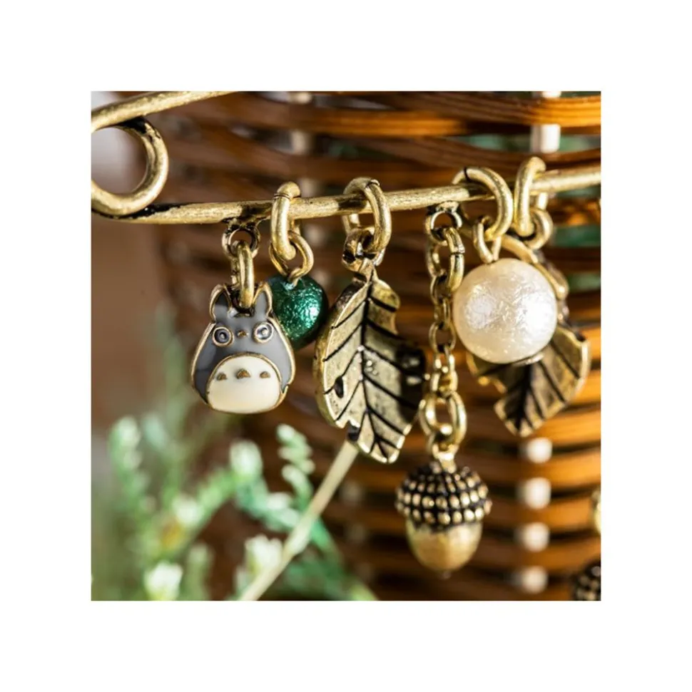 Safety Pin Brooch Totoro & Leaves - My Neighbor Totoro