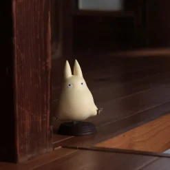 Small Totoro Running Pocket Statue - My Neighbor Totoro