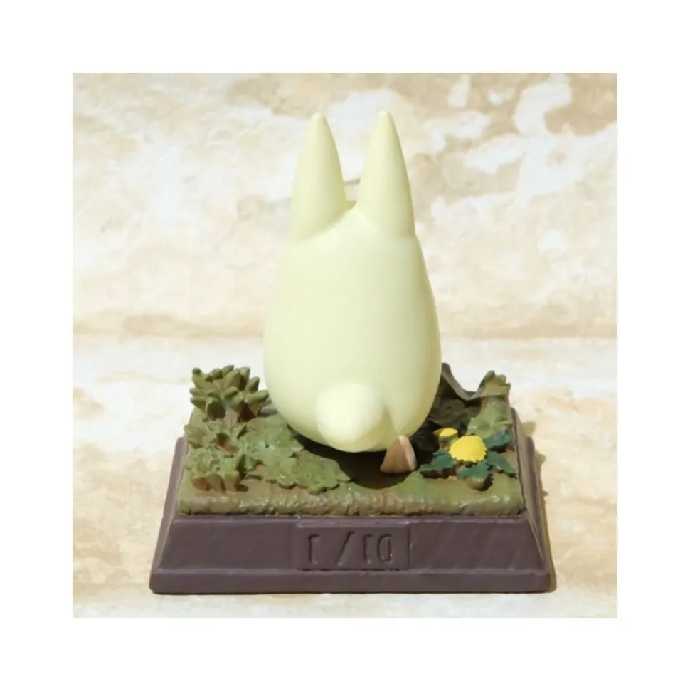 Statue Collection Stop Motion Totoro White Race Pose 1 - My Neighbor Totoro