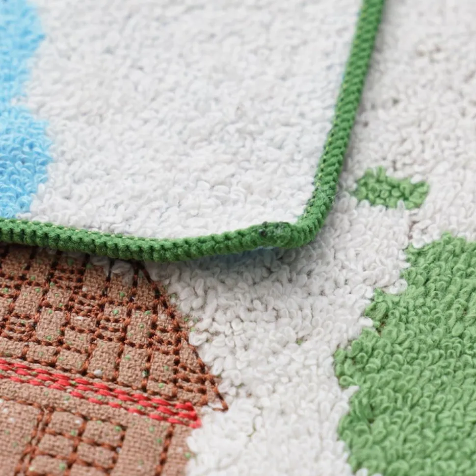 Towel Totoro In The Sky 34X80 Cm - My Neighbor Totoro